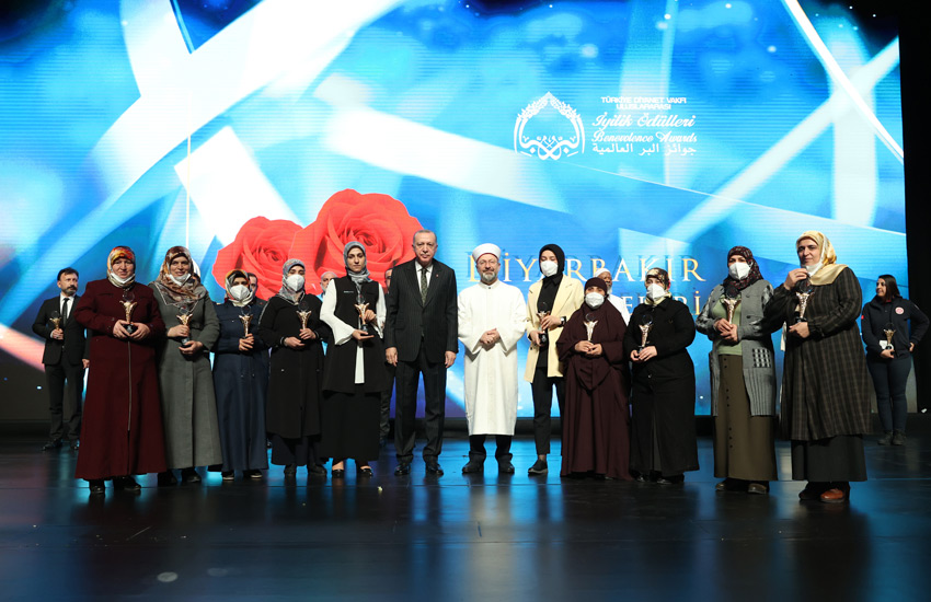 Cumhurbaşkanı Erdoğan, “Uluslararası İyilik Ödülleri” programına katıldı