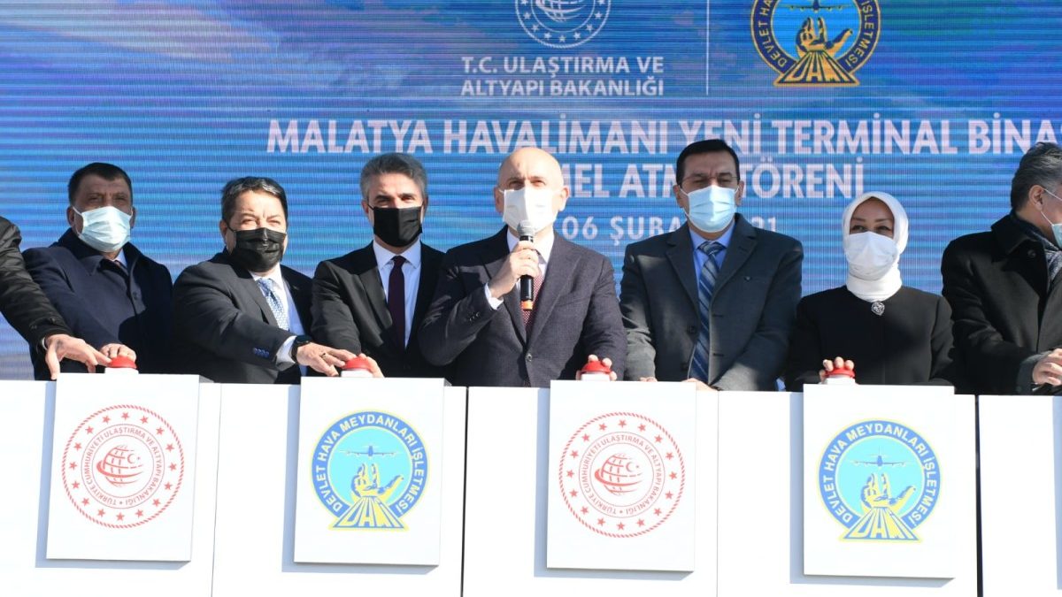 Dev yatırımlar | Ulaştırma Bakanı Adil Karaismailoğlu, Malatya Havalimanı Yeni Terminal Binası Temel Atma törenine katıldı